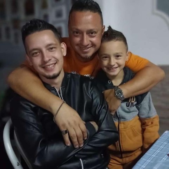 Meet your Posher, Julian - Picture 1 of 1